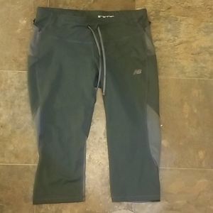 Capri Leggings with mesh material - Large